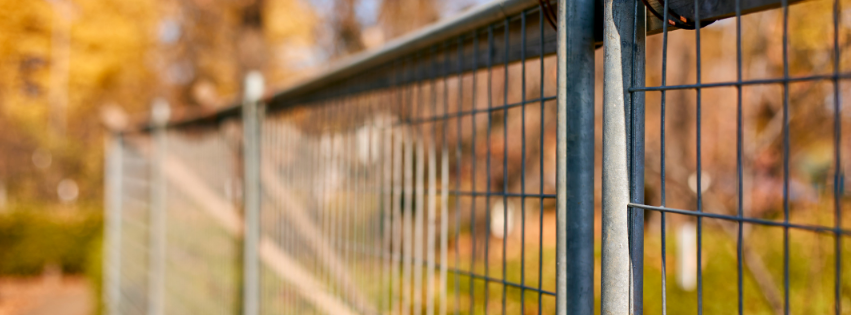 Kiedy najlepiej montować ogrodzenie? Poradnik dla właścicieli posesji